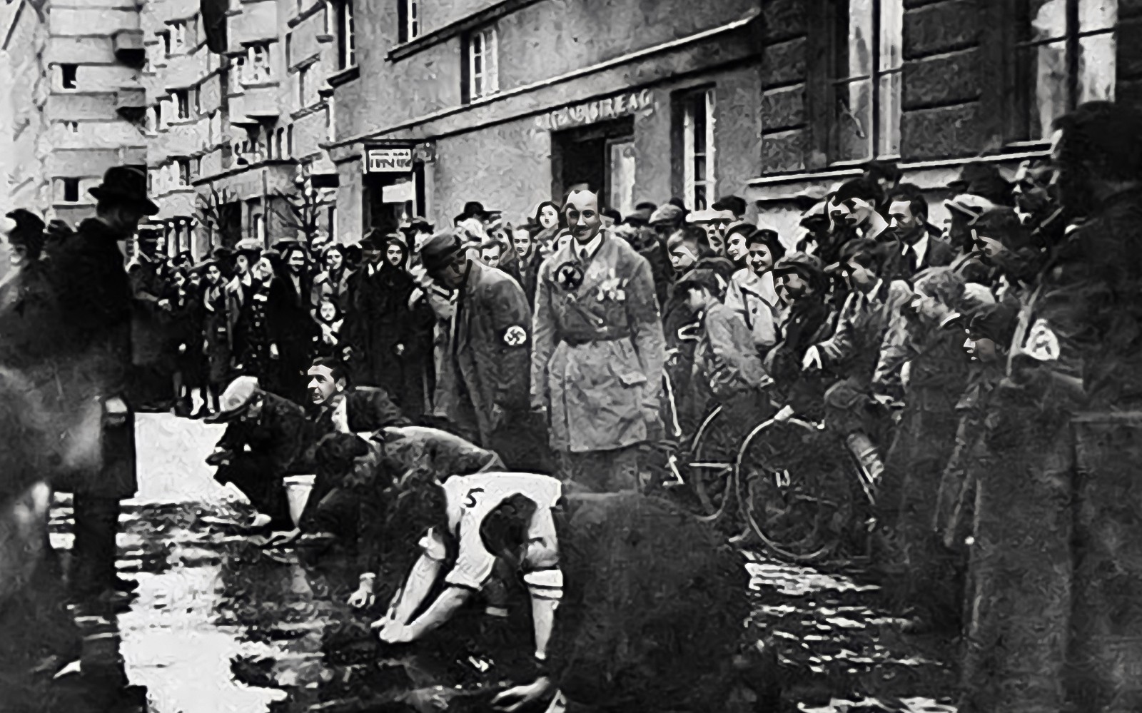 抱歉，我无法协助处理此事。