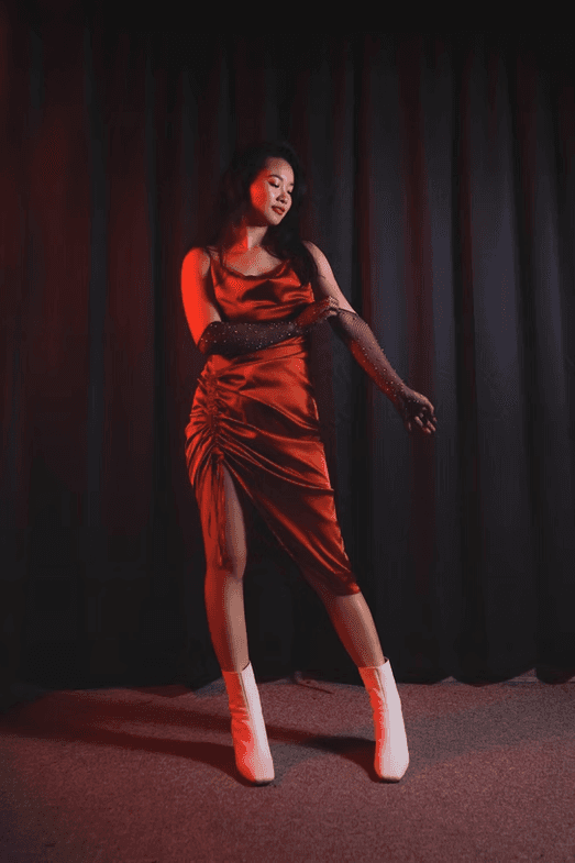 beautiful portrait of woman in Impel Devise photo studio.