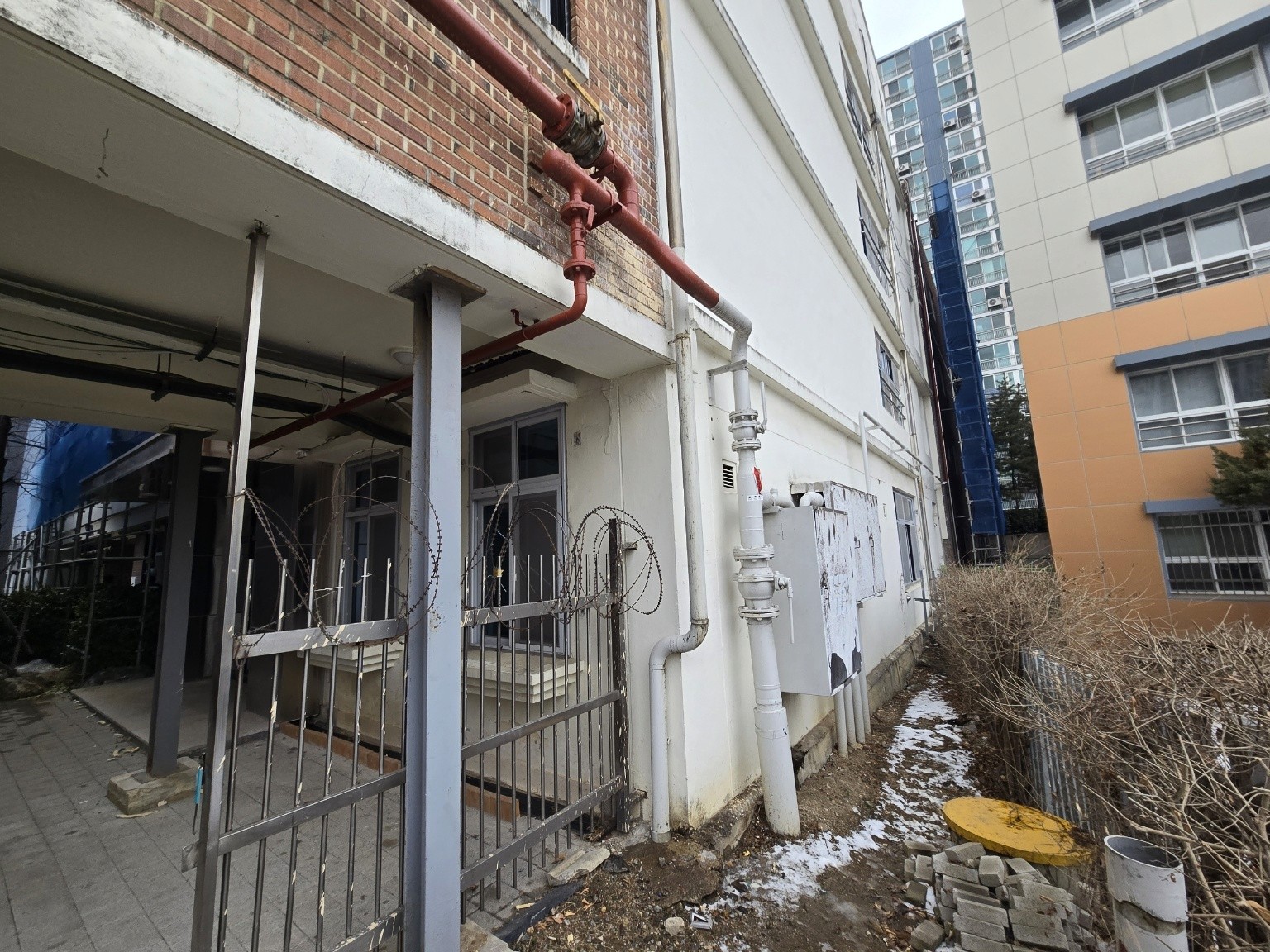구리시 수택동 구리고등학교 외벽 도시가스배관공사 전 노후 배관 ㅣ 철거작업전│ 도시가스공사 신한울