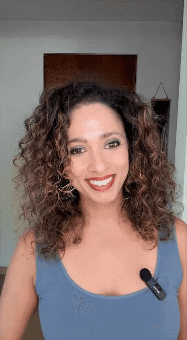 Professionelle Sängerin Mandi Lee gibt ein Video-Testimonial zu ihrem individuellen Stimm-Training im VIP-Programm von Danielle Zuber.