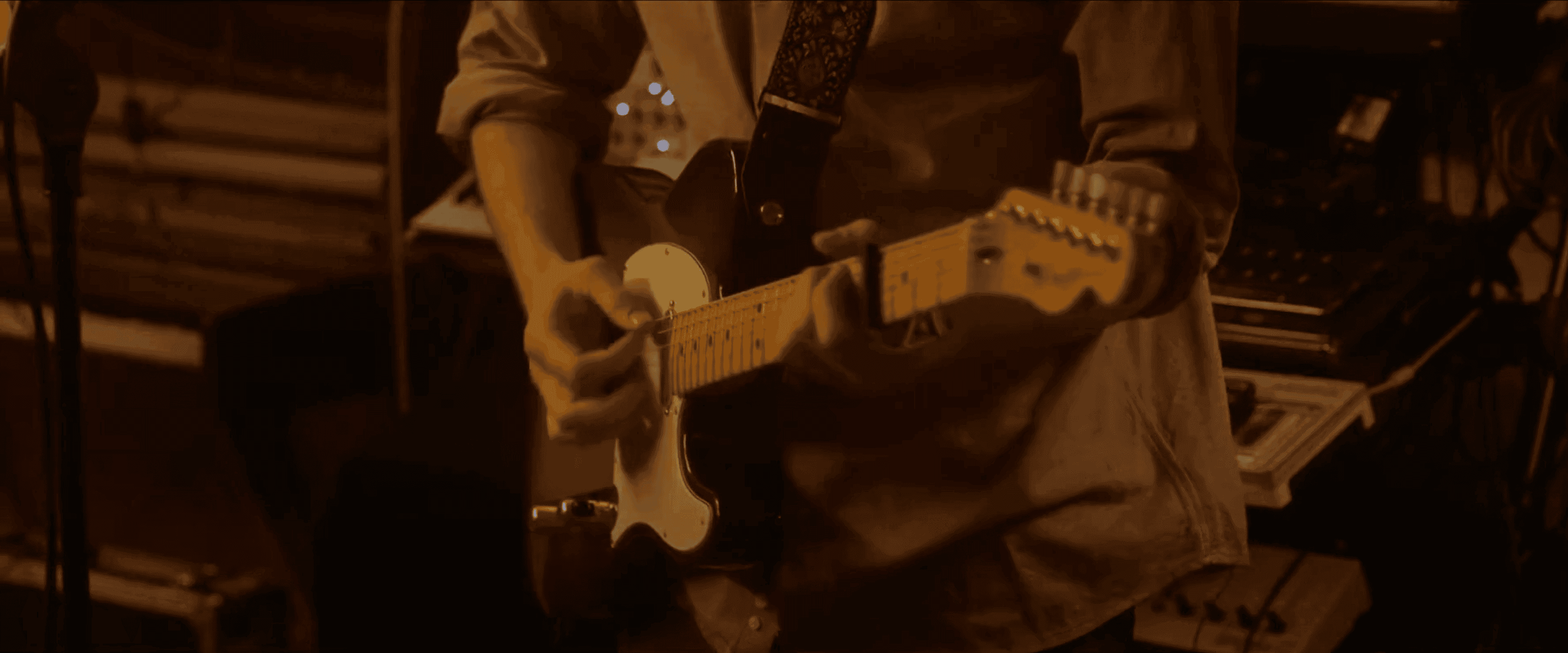 Gitarre Closeup: Musiker spielen in Studio