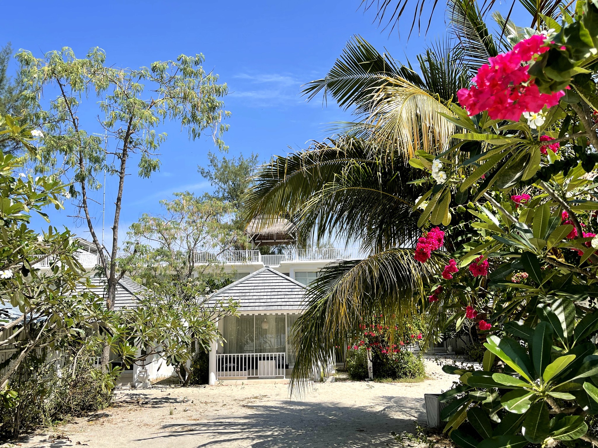 Seri Beach Bungalow Exterior