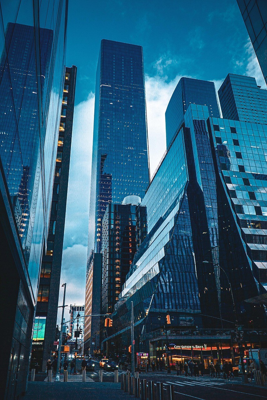 new-york,-nyc,-usa,-hudson-yards,-skyscraper,-road,-dusk,-reflection,-window,-ar - patricklfc93 (pixabay)