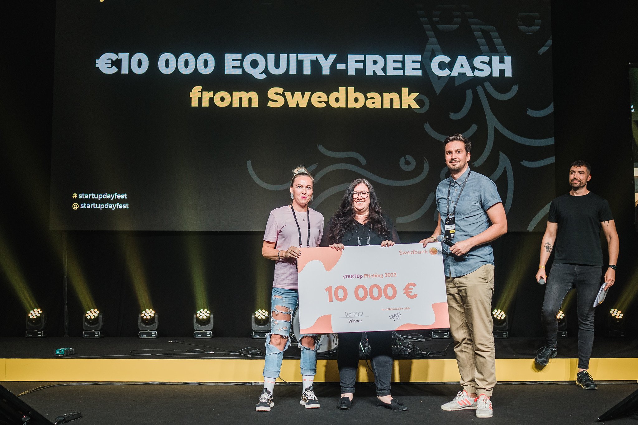  In 2022, Swedbank presented their own award - equity-free cash of €10K - at the sTARTUp Day’s pitching competition 
