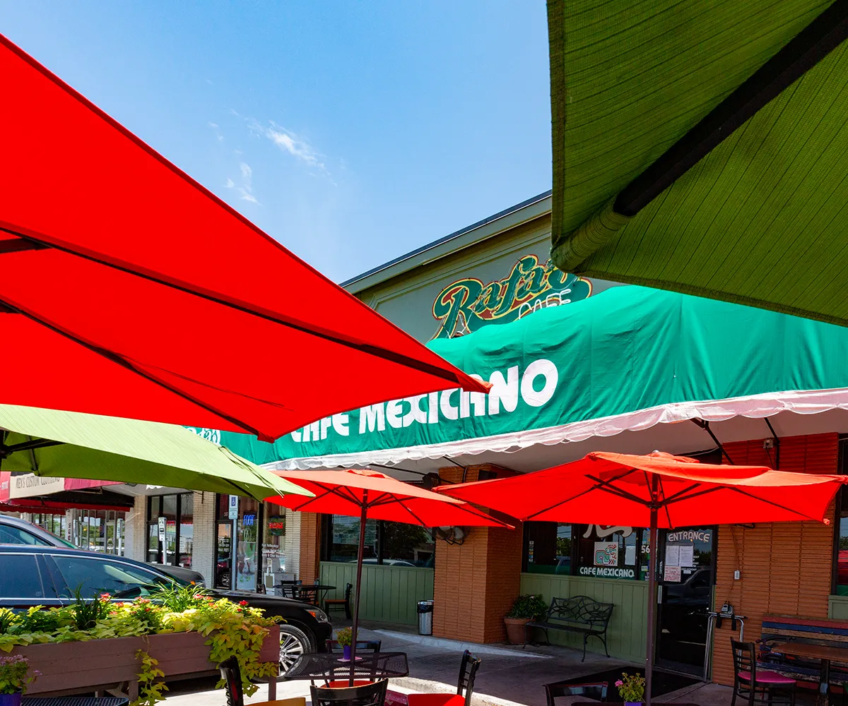 Rafa’s Cafe outdoor patio seating in Dallas