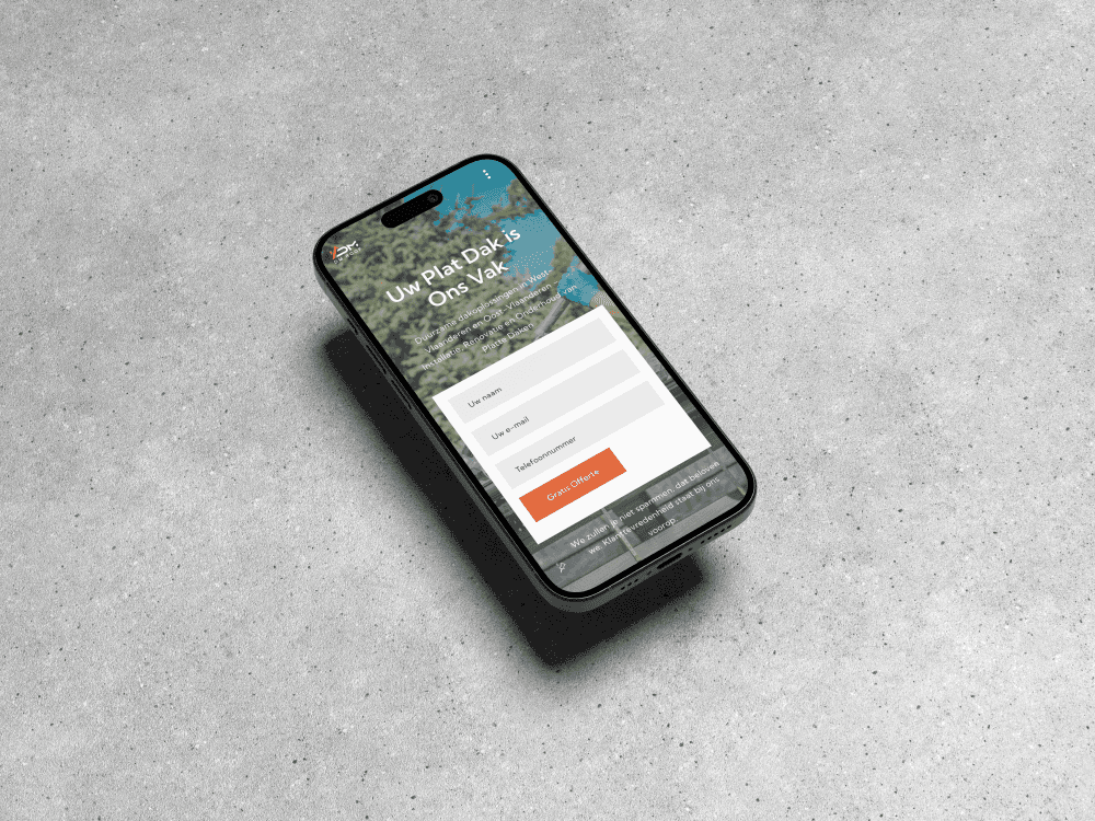 Een iPhone 15 mockup van de DM Roof Website