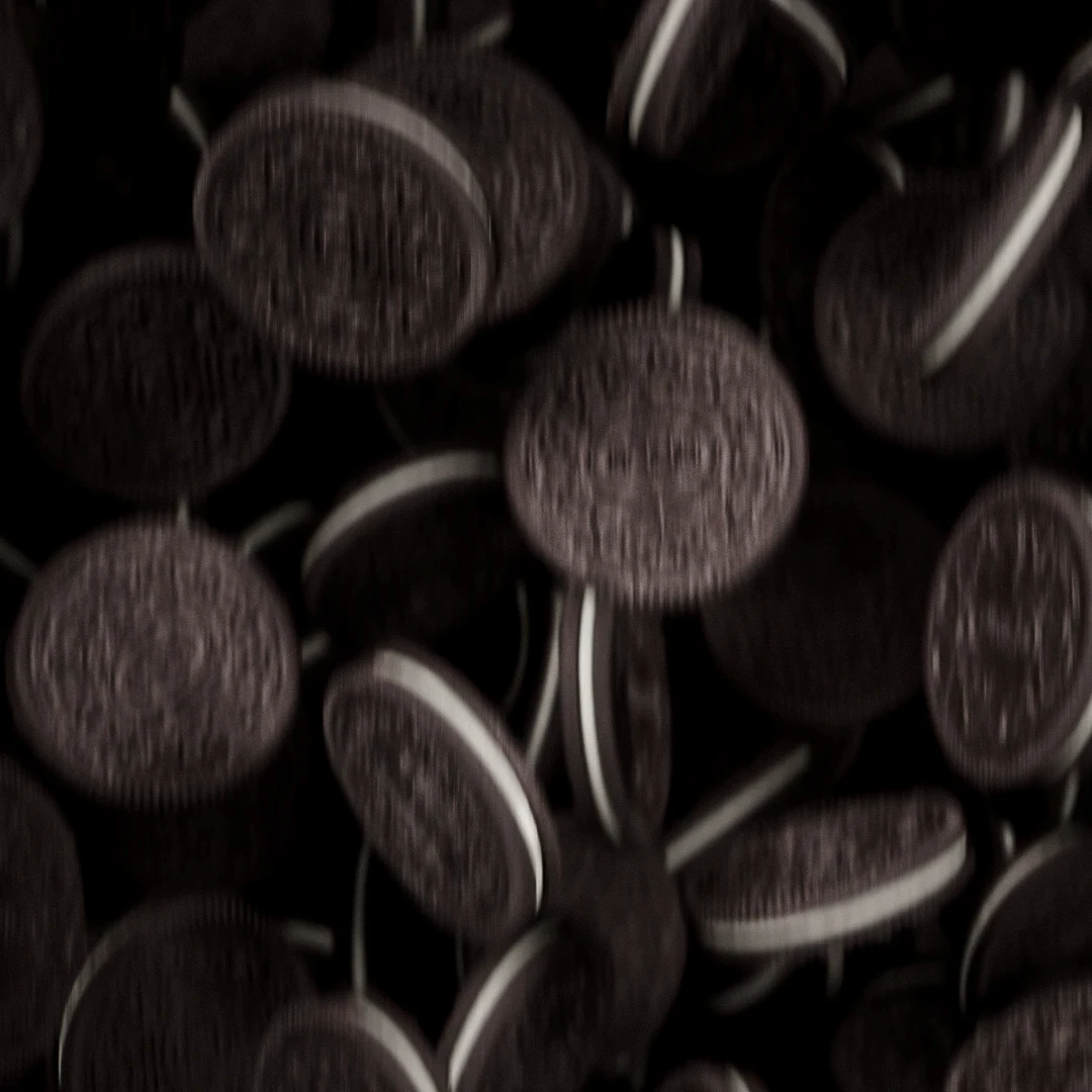 Seymour_Studio_Oreo_Still_Frame_06