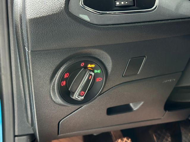 SEAT Leon 2015 BLUE Gebrauchtwagen - Galeriebild 12