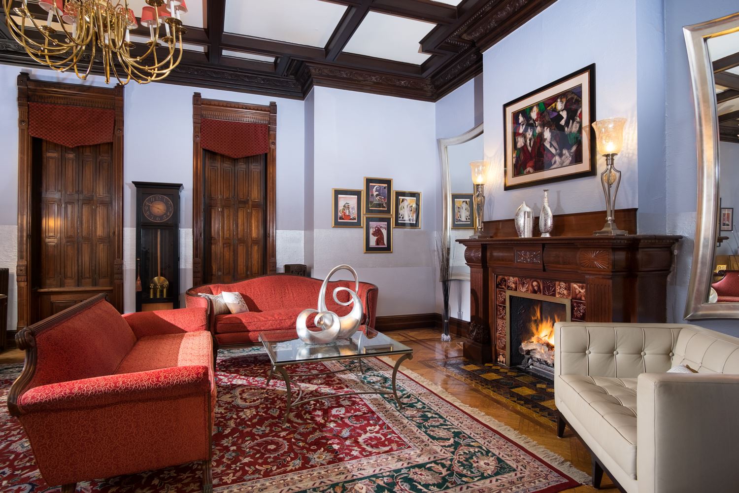 outdoor-lounge-under-a-wooden-pergola--draped-line