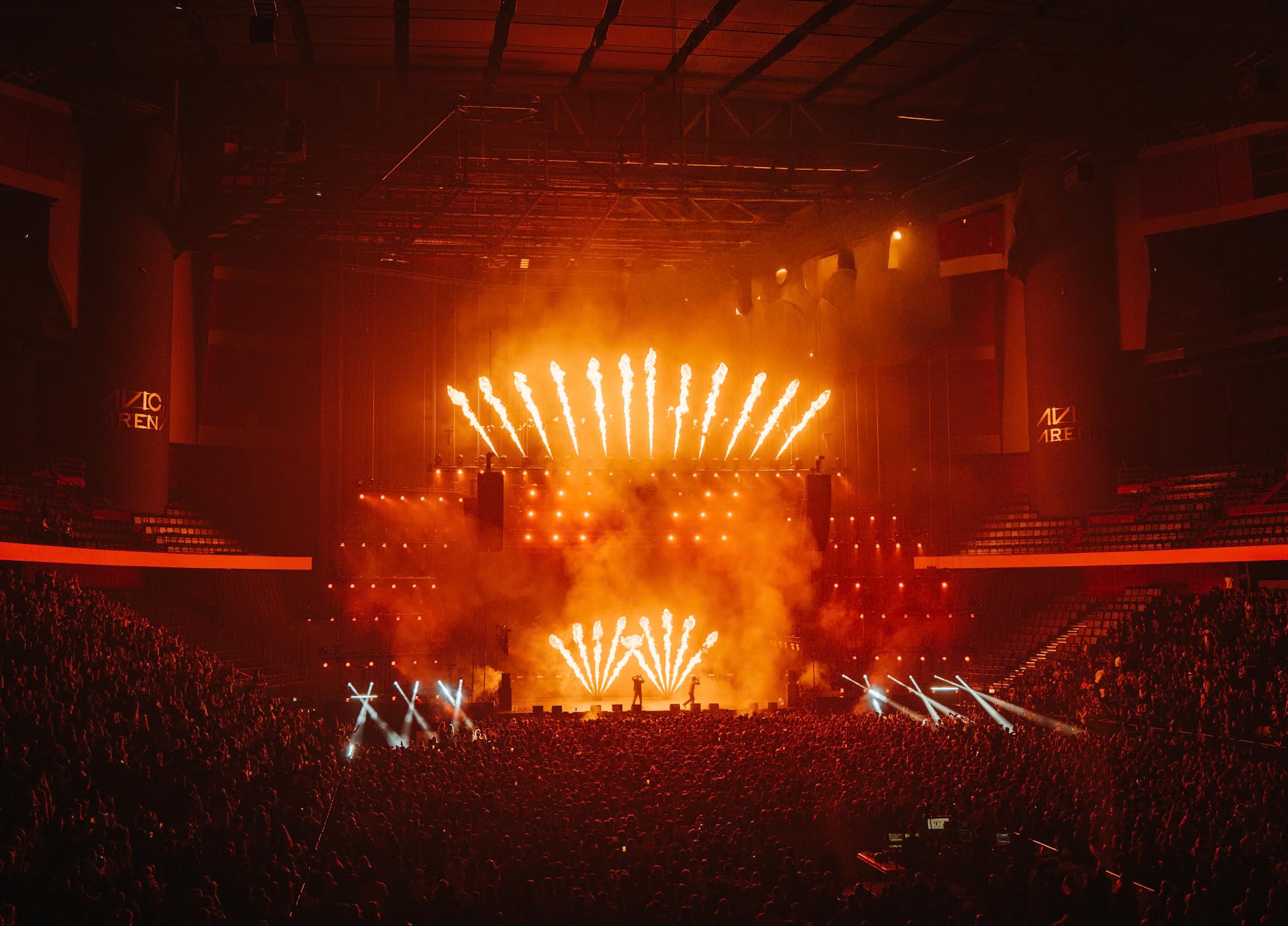 Wide arena shot from multicam concert production during Soppgirobygget show at Avicii Arena