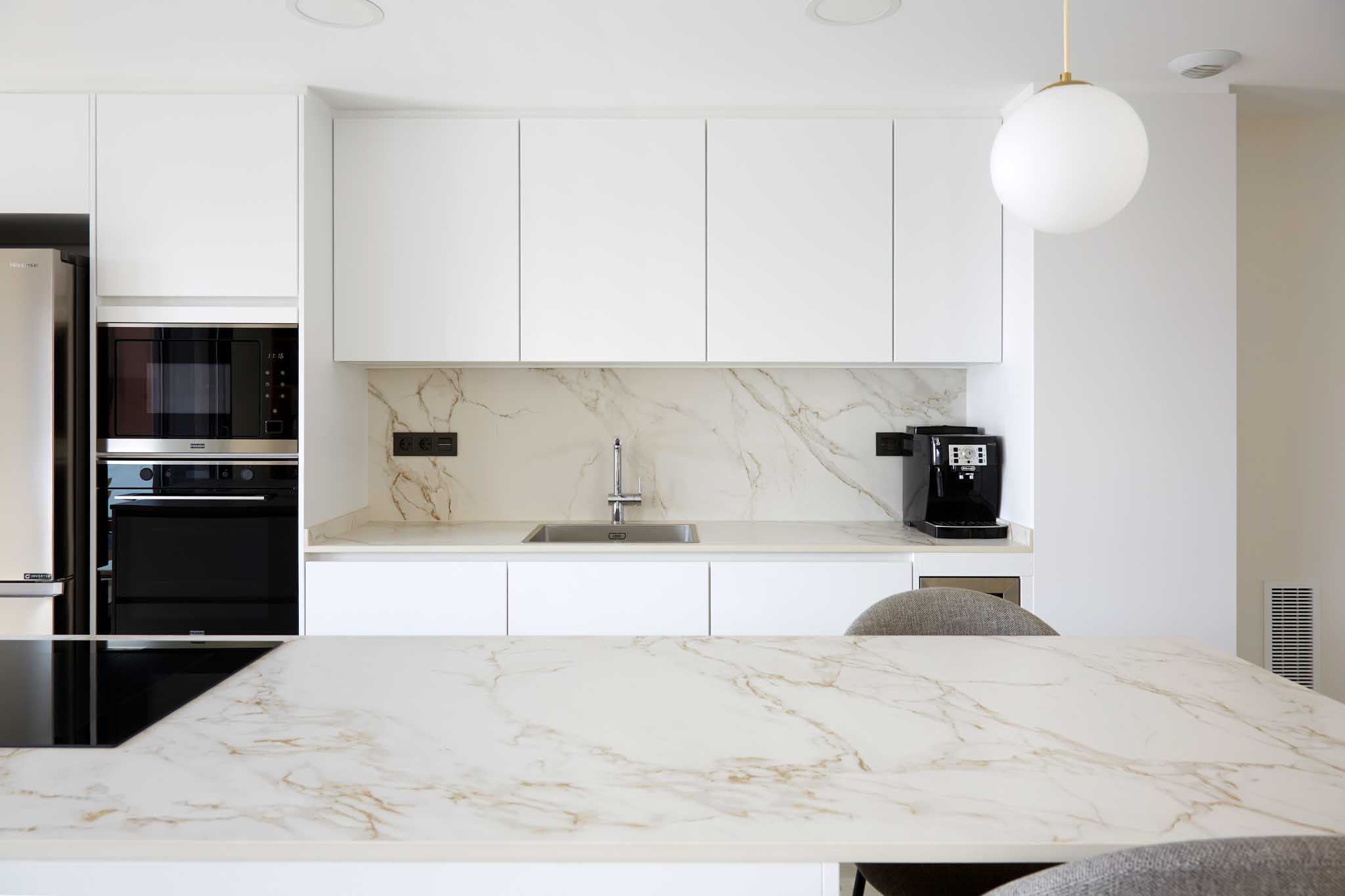 Image of Minimalist entryway