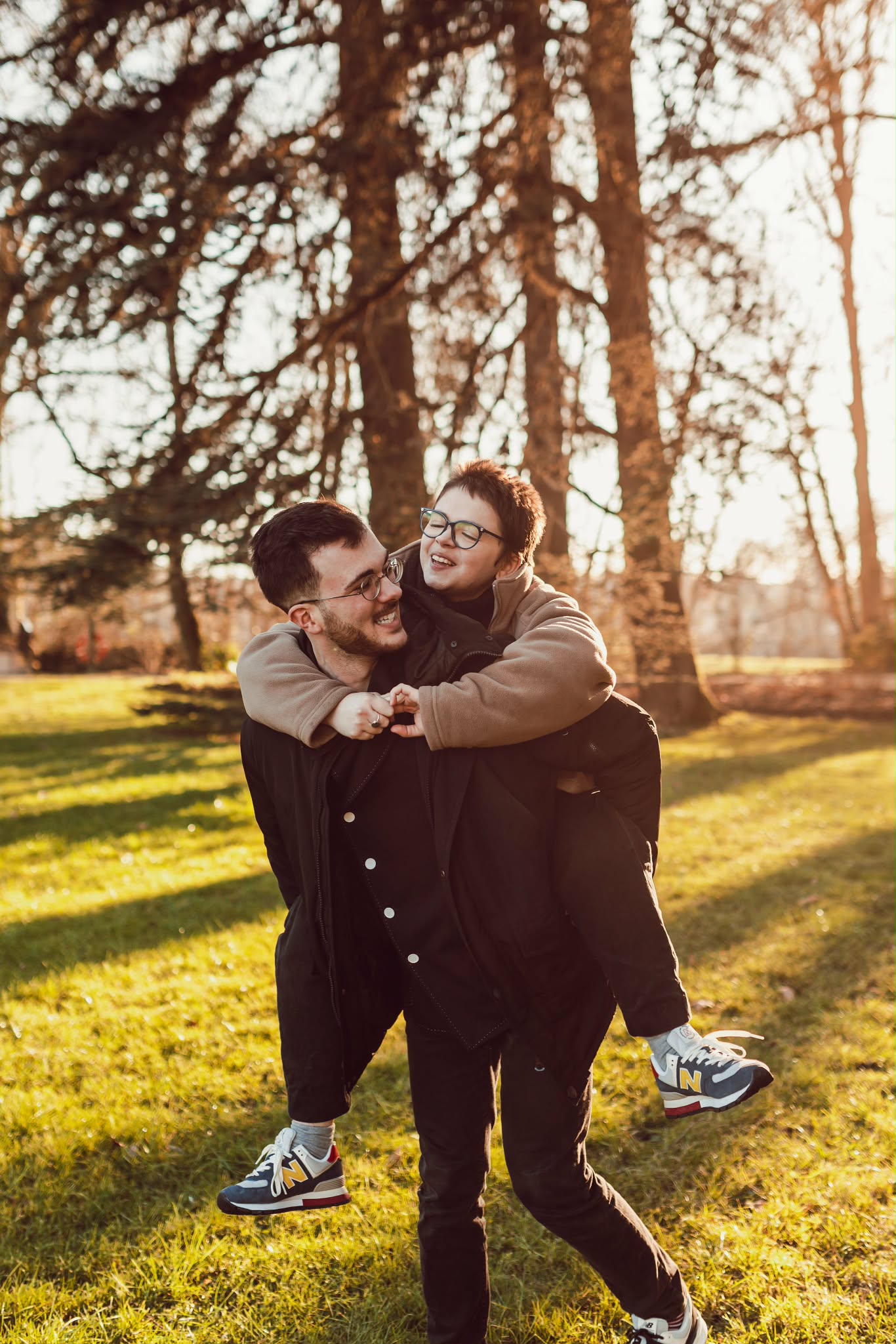 Couple dans la forêt