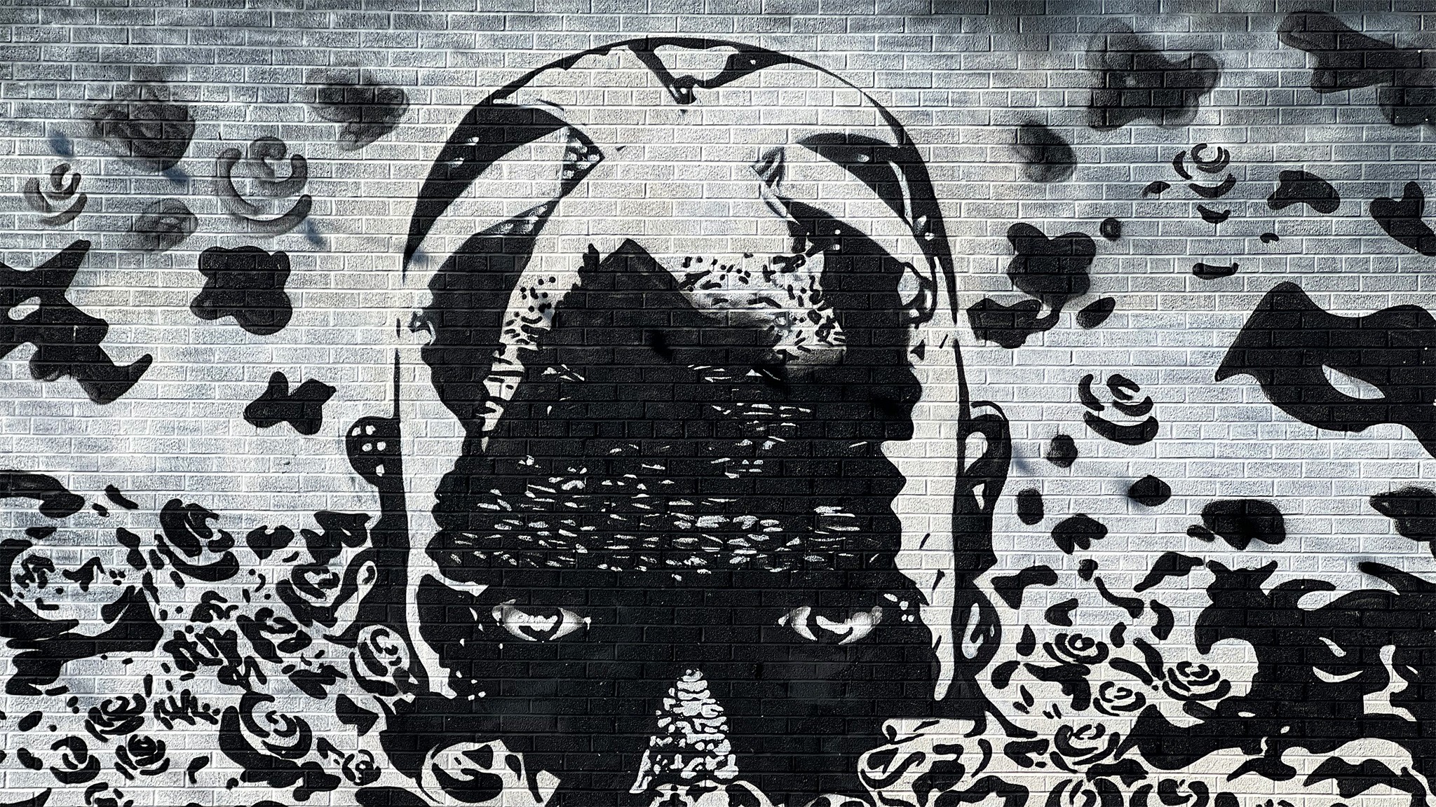 Marlo Broughton mural of a human head