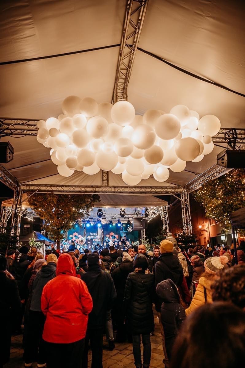 Public art Nina A. Soskova festival Atmosfera instalacia Bubbles