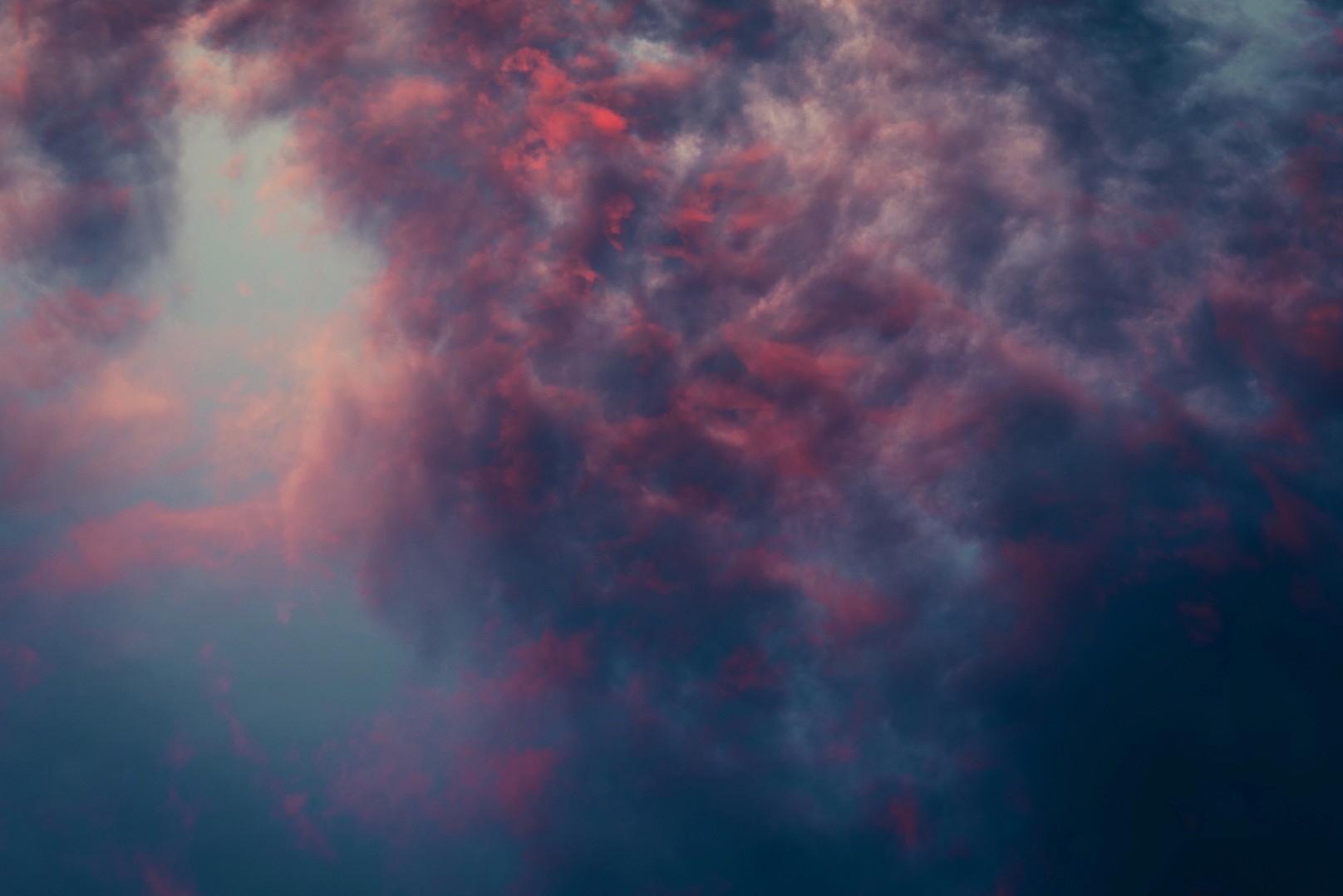 Gogurt skies colorful sunset
