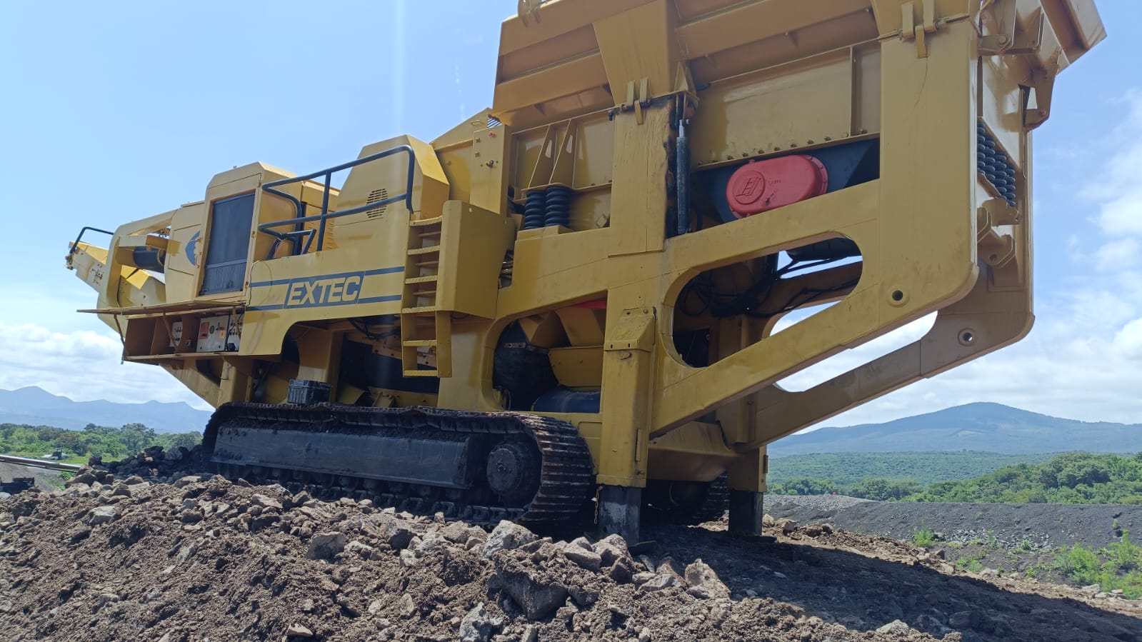 Trituradora para procesamiento de materiales en obra