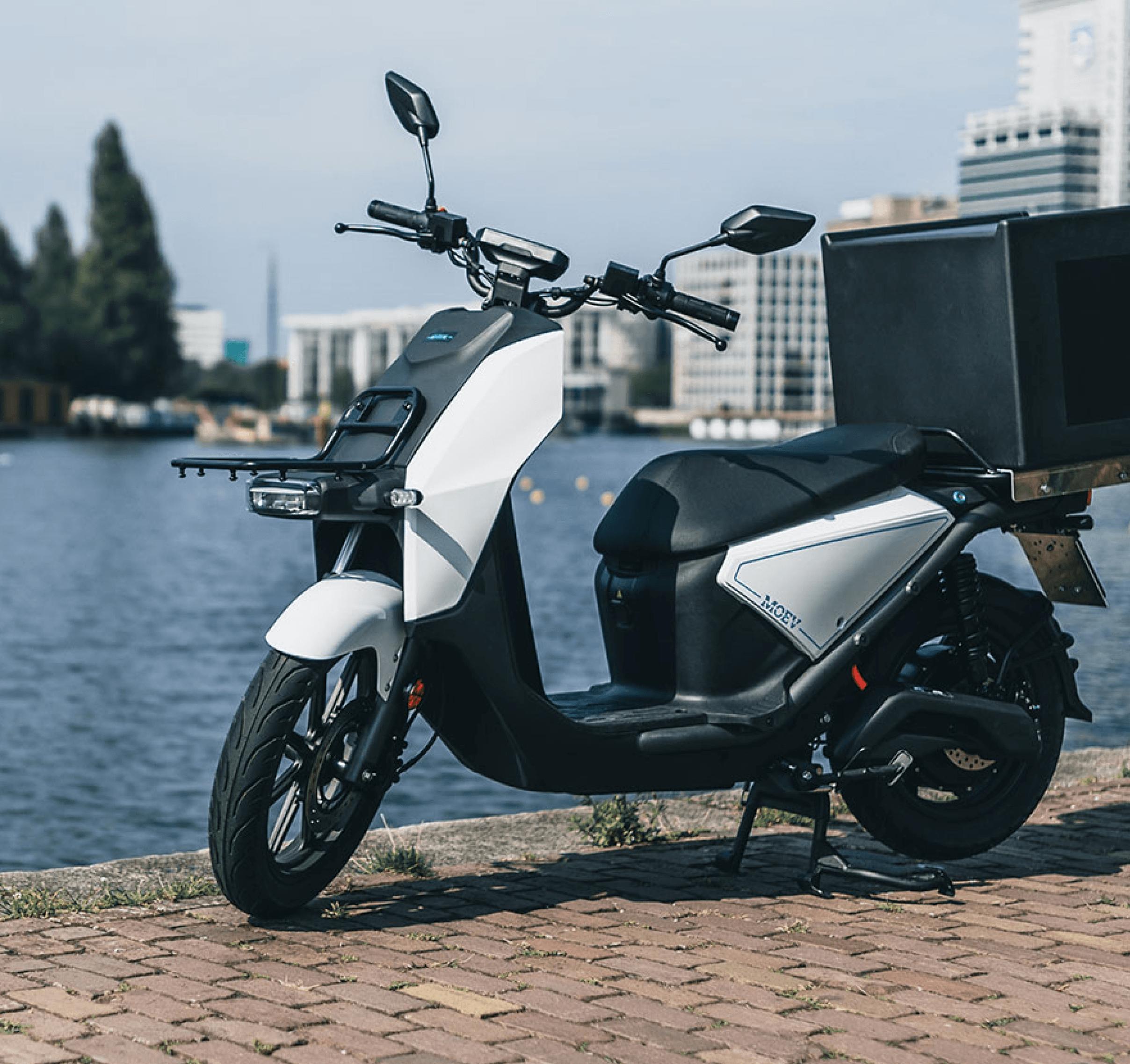 MO-EV Bezorgscooter water