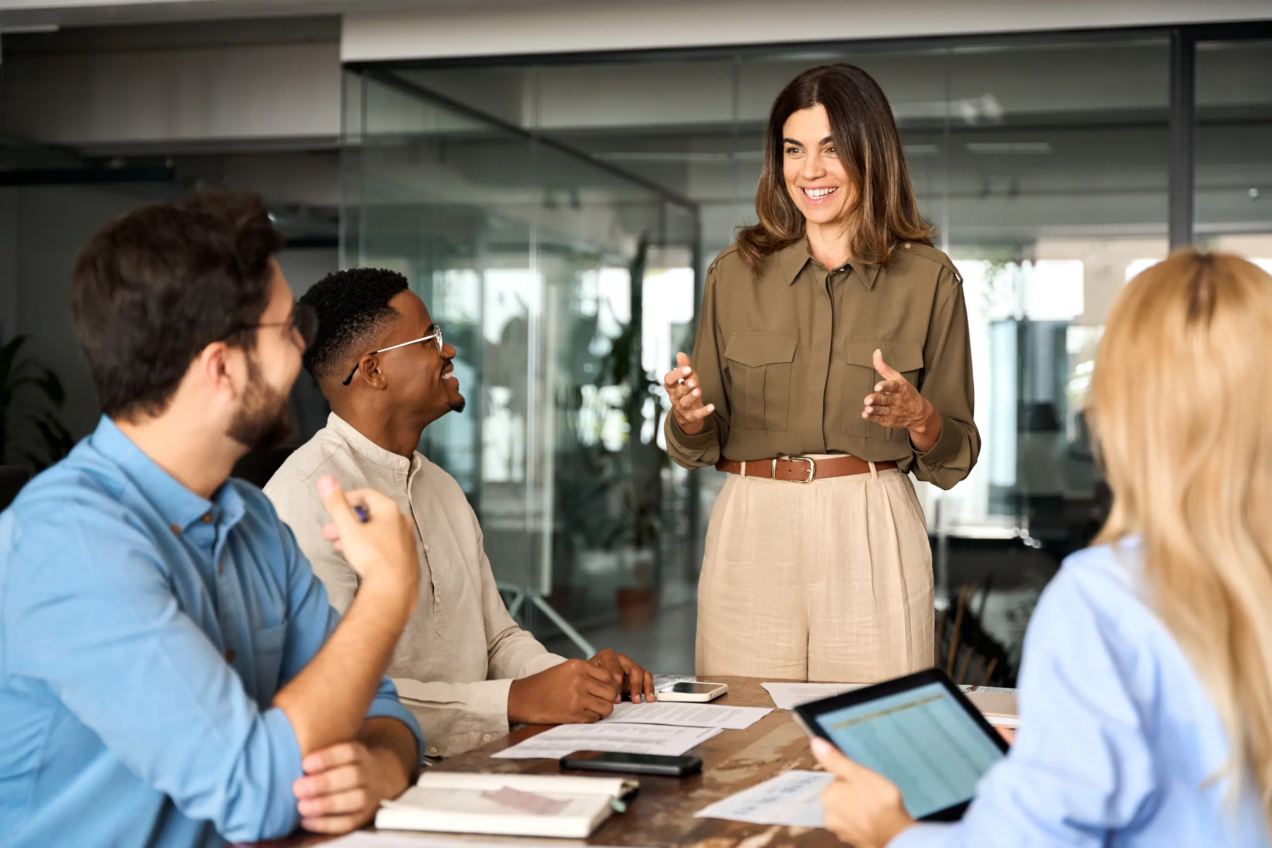 Formatrice ADEI Formation animant une session de formation auprès d'une équipe de professionnels