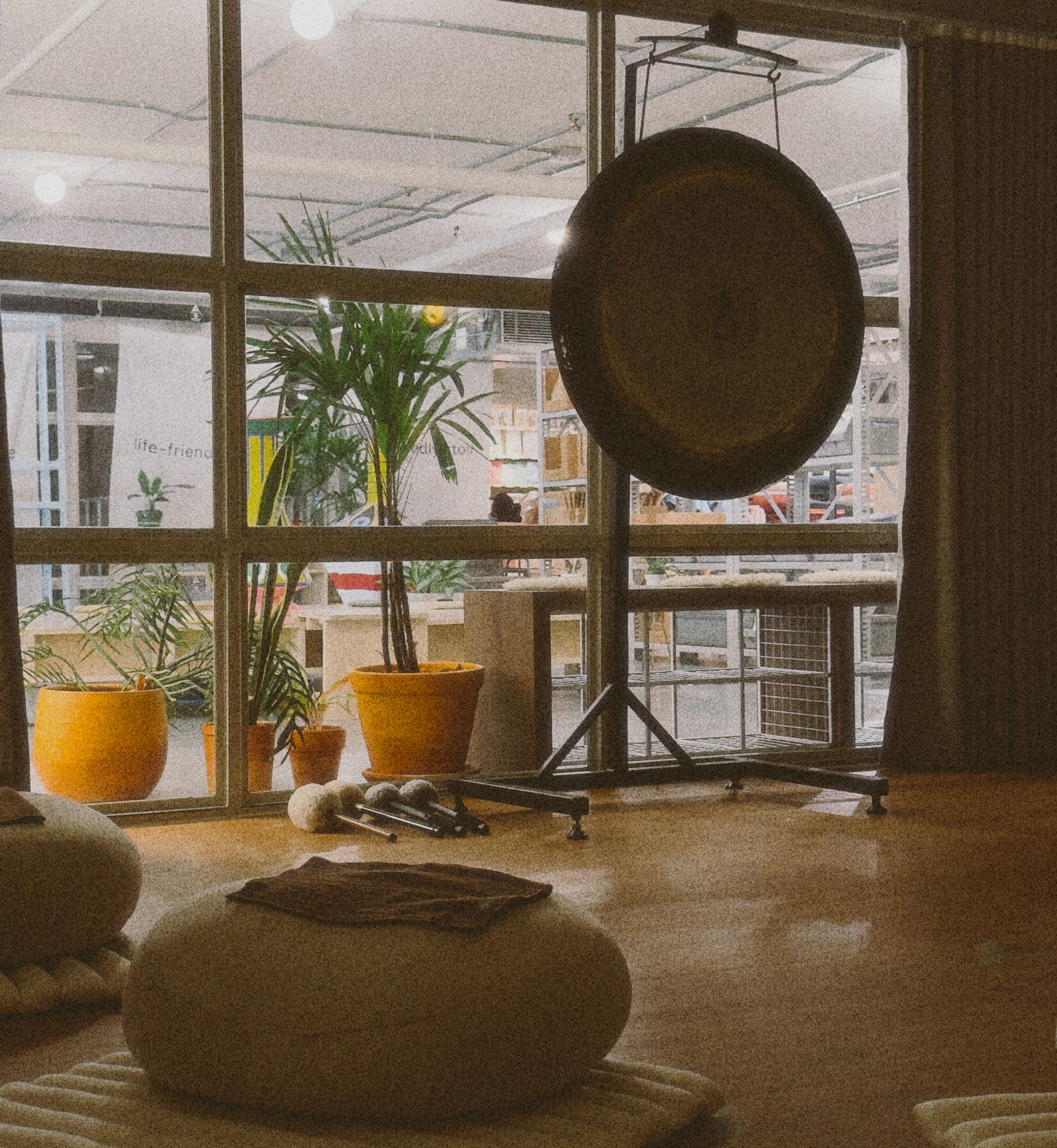 Sound healing training workshop with Himalayan singing bowls in Bangkok