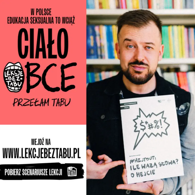 Grafika kampanii Lekcje bez tabu z mężczyzną trzymającym scenariusz lekcji
