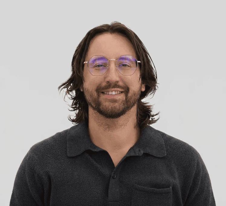 Headshot portrait of Honest Digital Assistant SEO Manager Vince Laliberte.