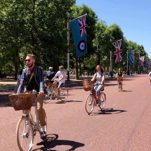 骑自行车游览圣詹姆斯公园至白金汉宫