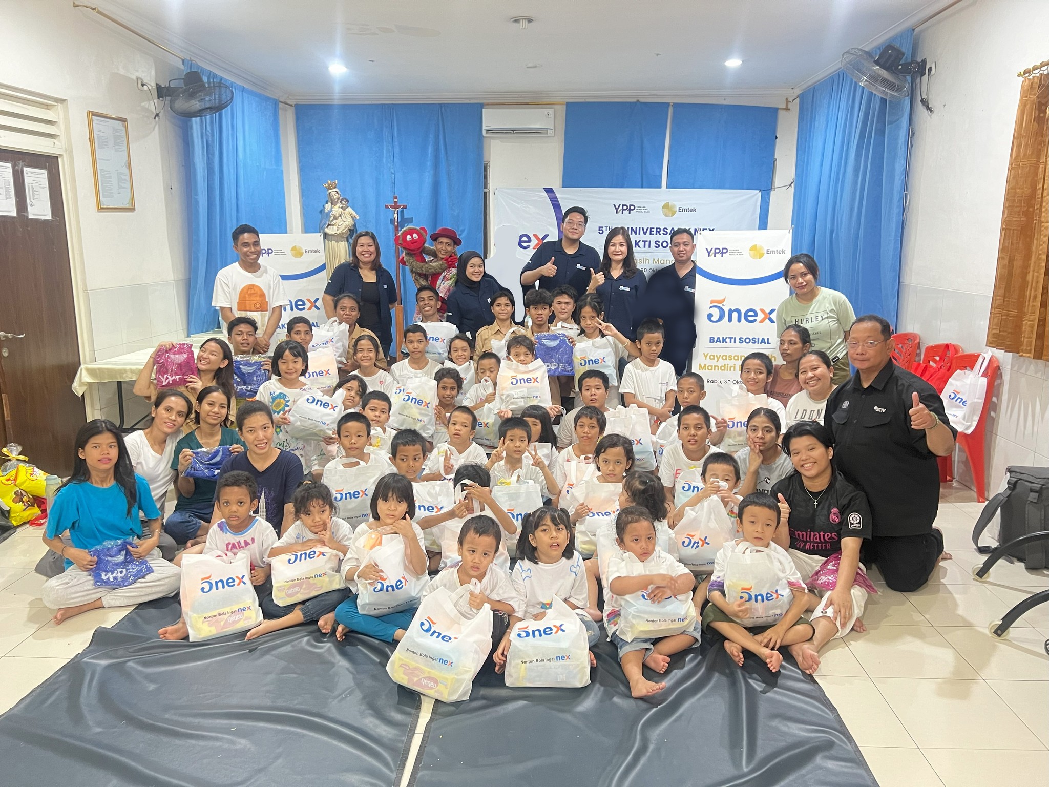 menebar kebaikan kepada masyarakat