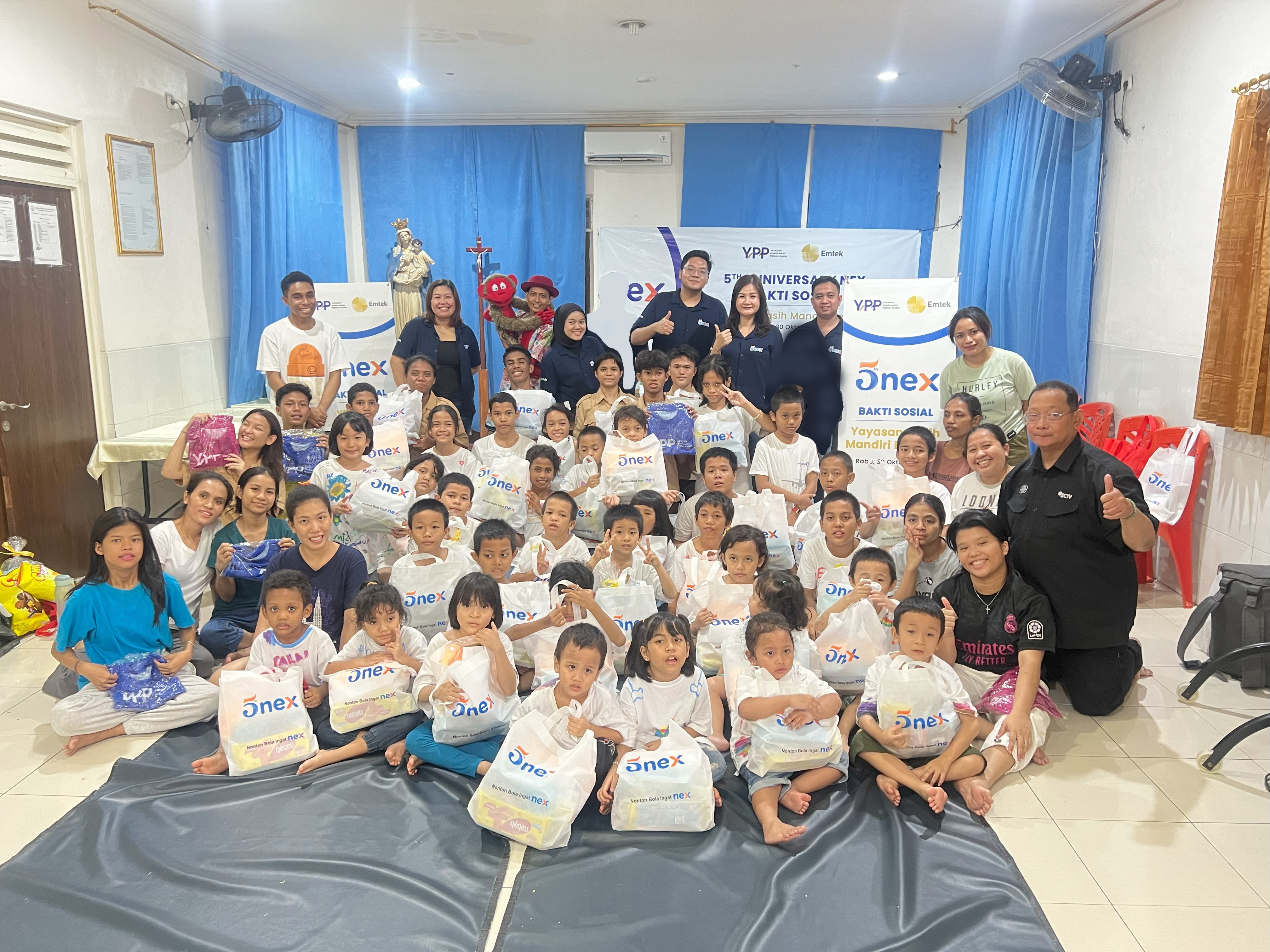 menebar kebaikan kepada masyarakat