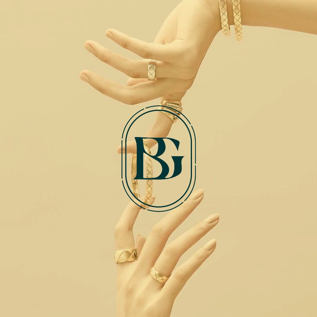 a black cellphone with a white letter on it