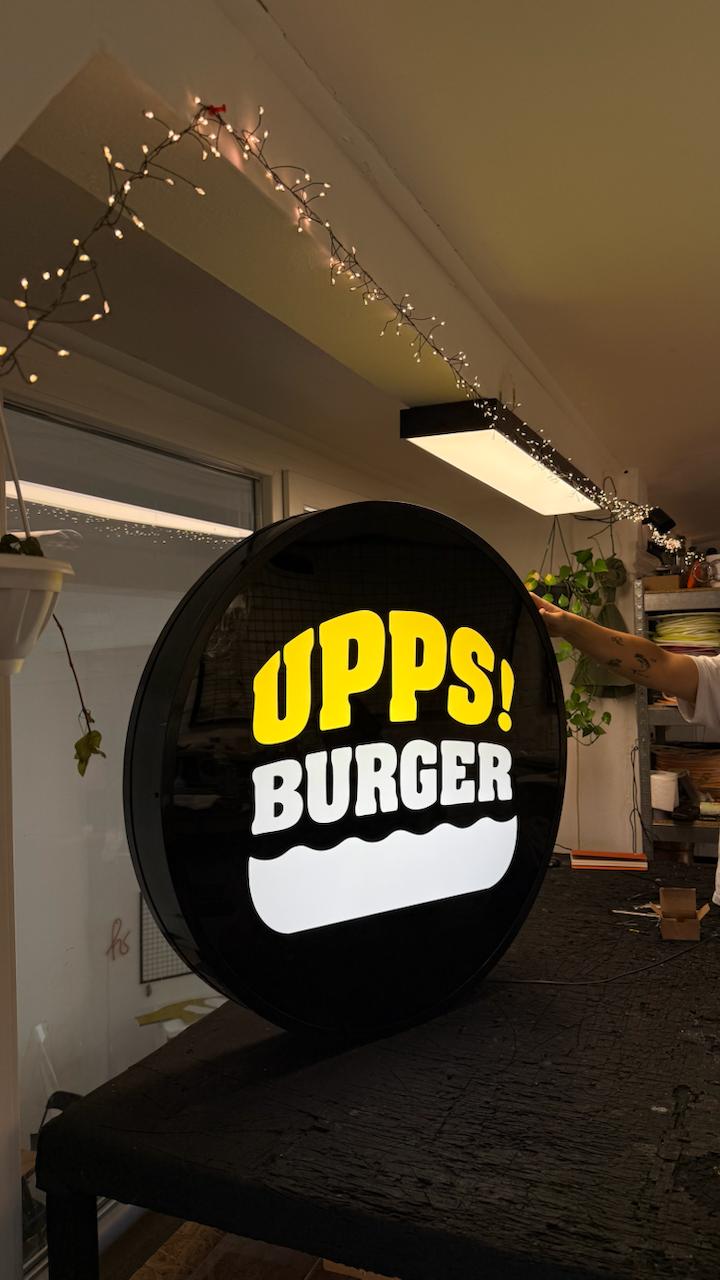 UPPS! BURGER — Лайтбокс односторонній