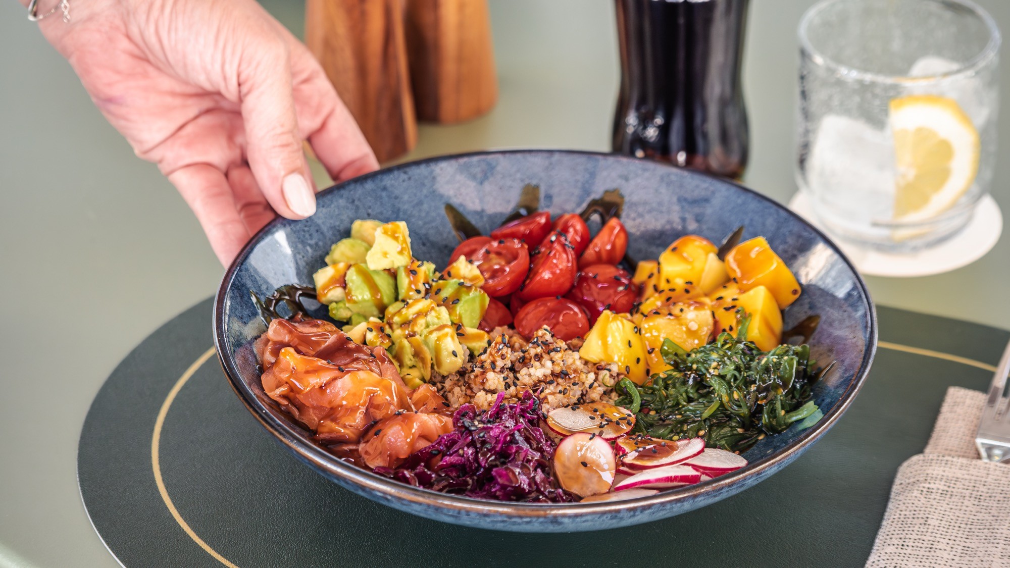 Poke bowl from the Alcázar snack menu