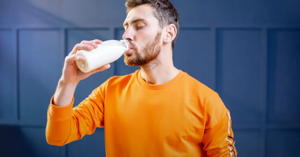 Milk can aid muscle growth by providing protein and nutrients.