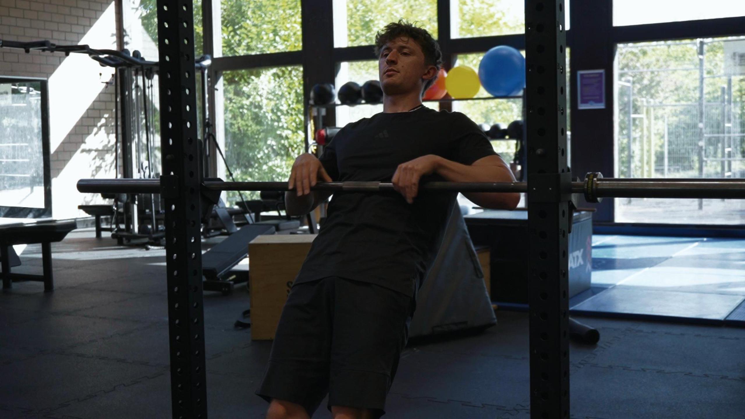 Wide to Close Australian Pull Ups