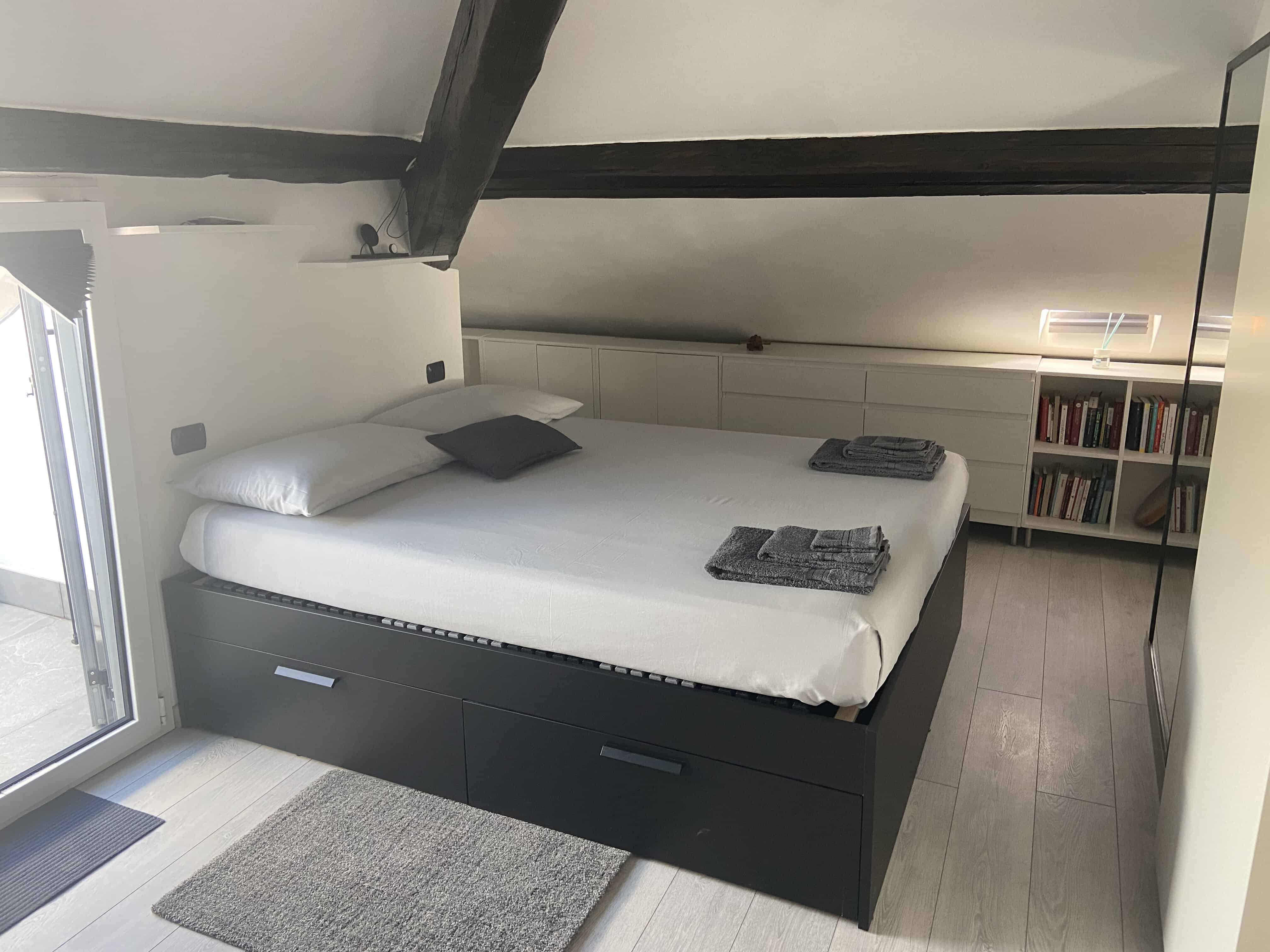 bedroom loft open space rooftop como