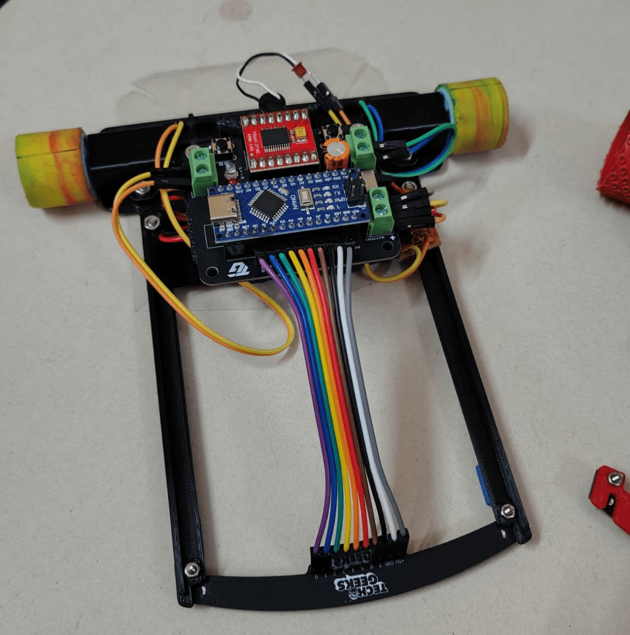 TECHGEEKS MARK 2 LINE FOLLOWING ROBOT REAL IMAGE 1