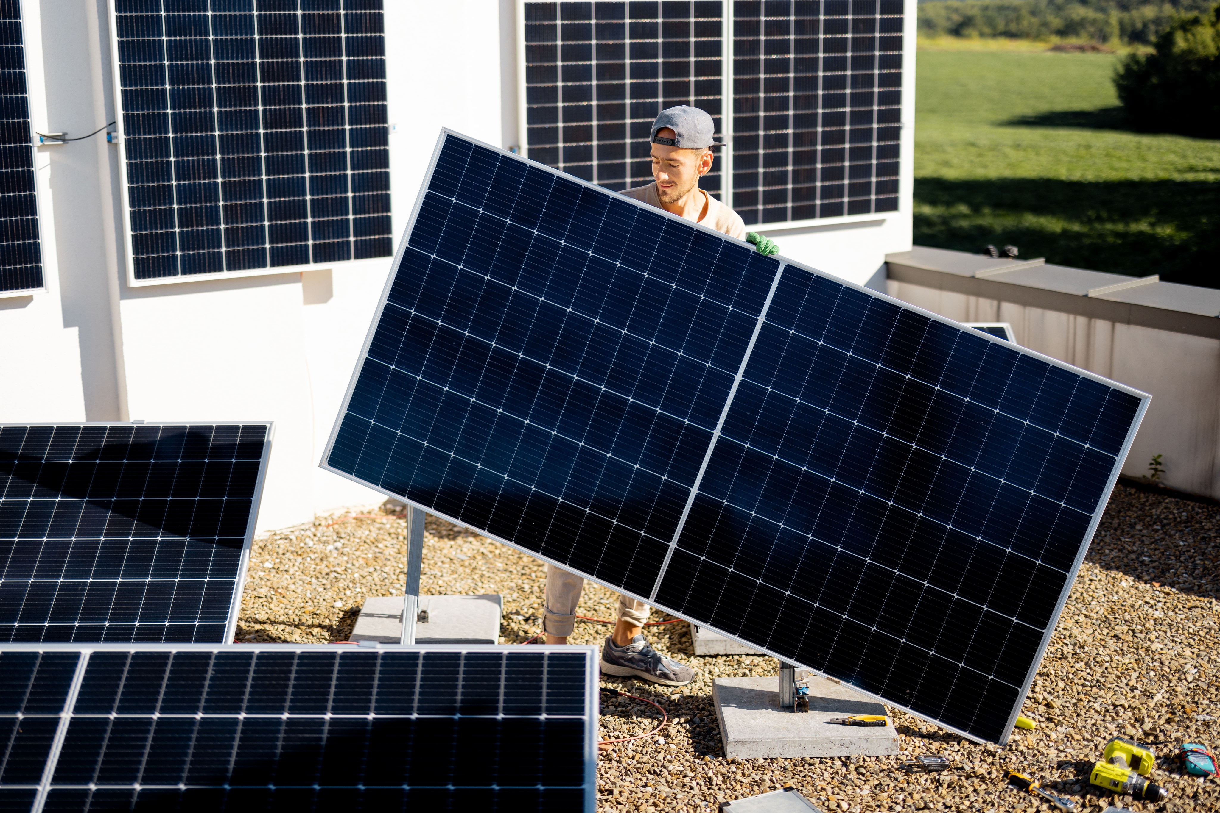 Solar panel lifespan: a complete guide to understanding how long they ...