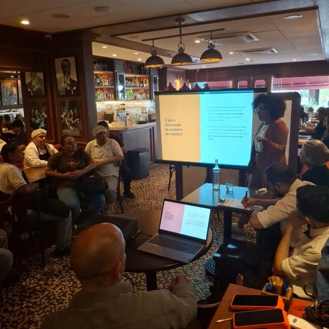 Treinamento aplicado pela SafeSpace em uma das unidades do LeJazz