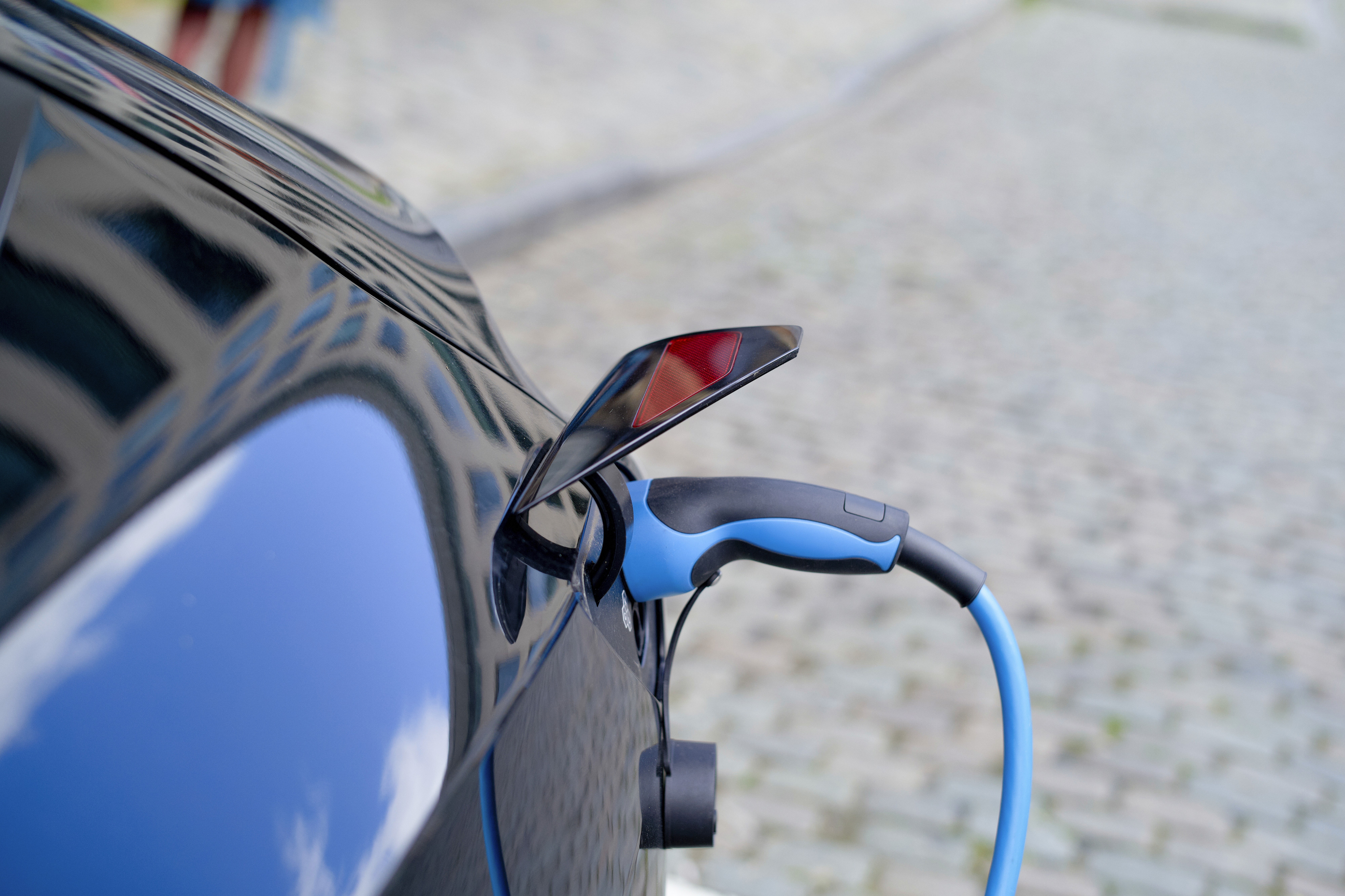 economic-benefits-electric-cars