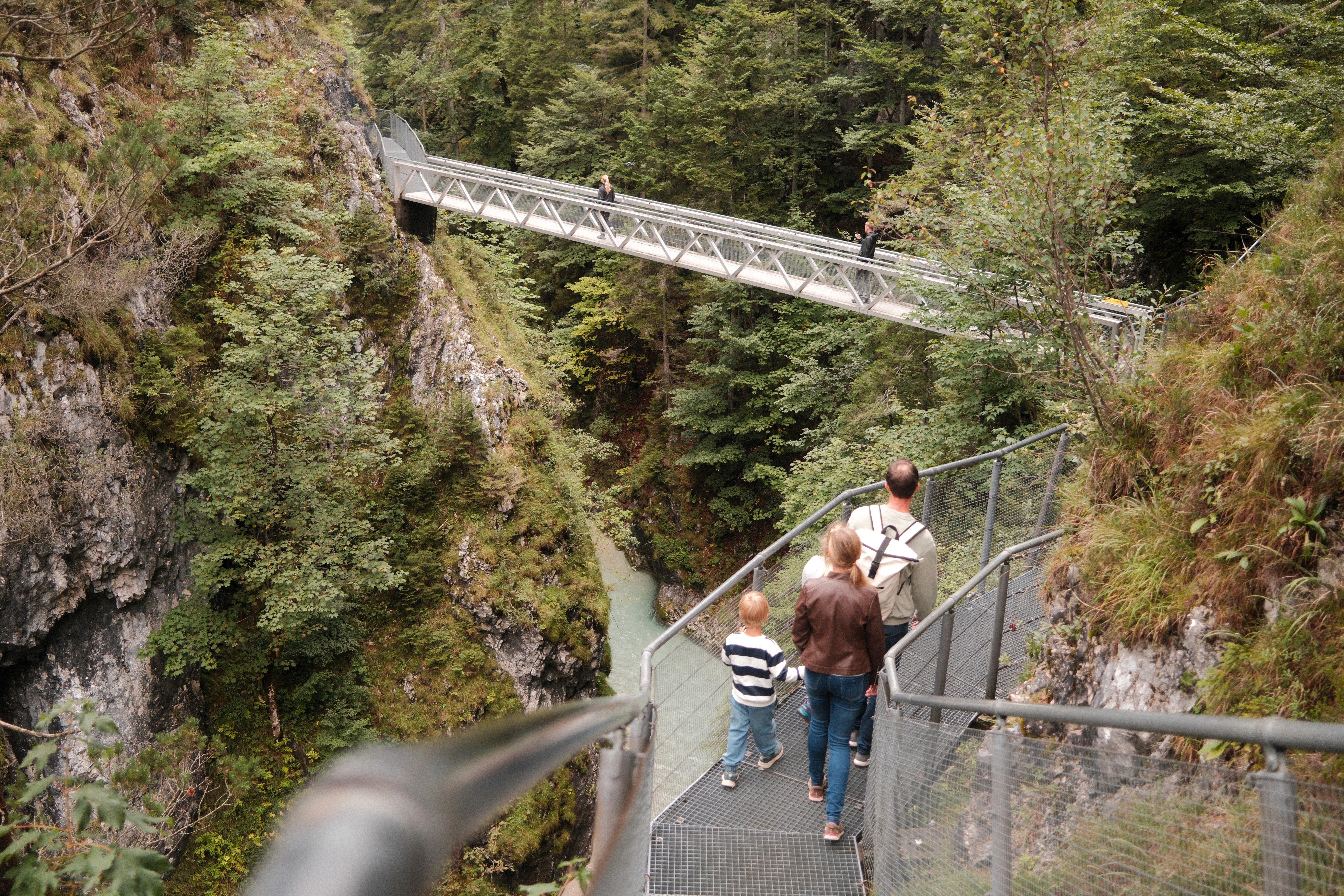 Yoga im Seminarraum | Marigold Tirol