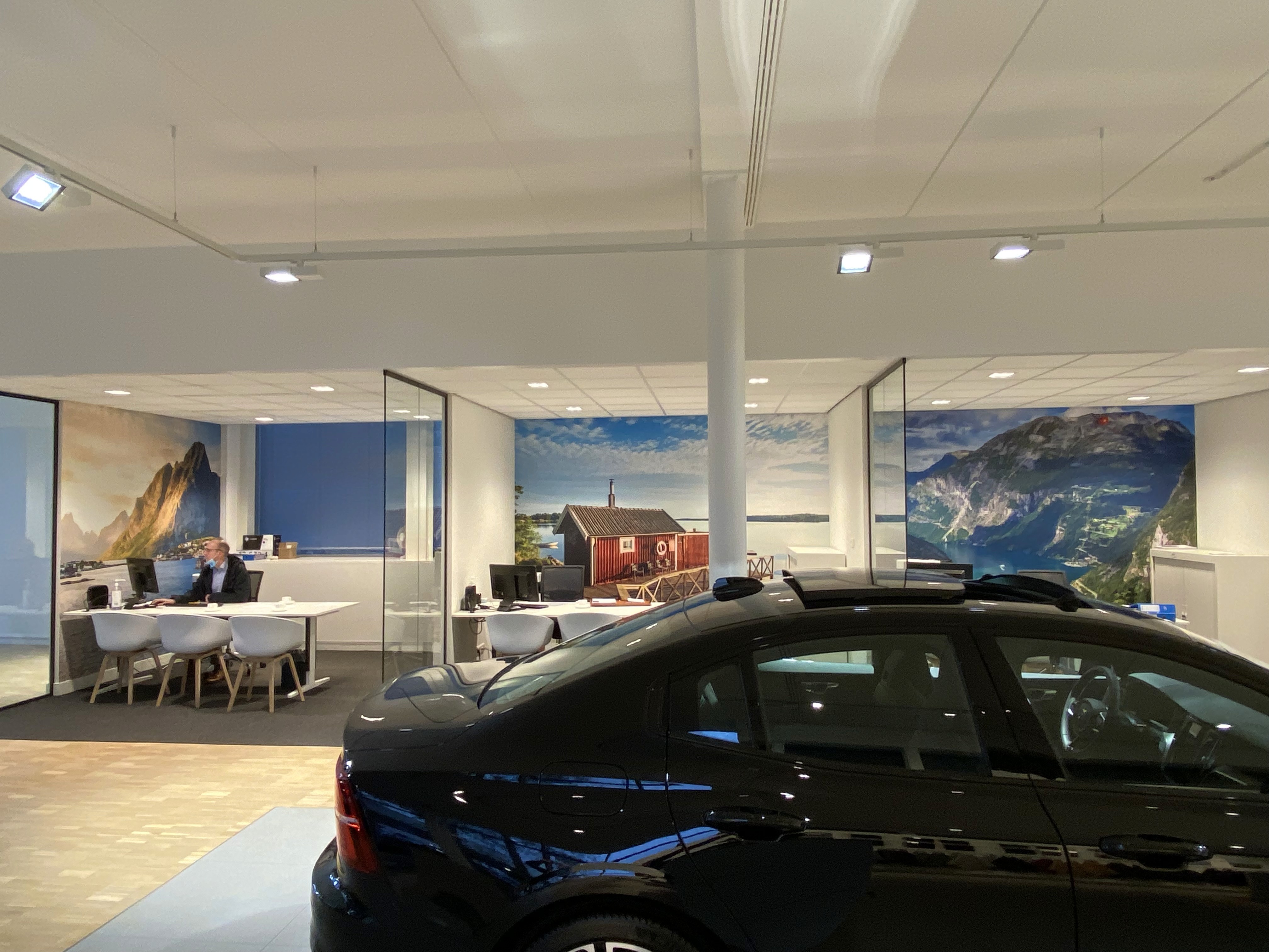 Volvo Broekhuis showroom