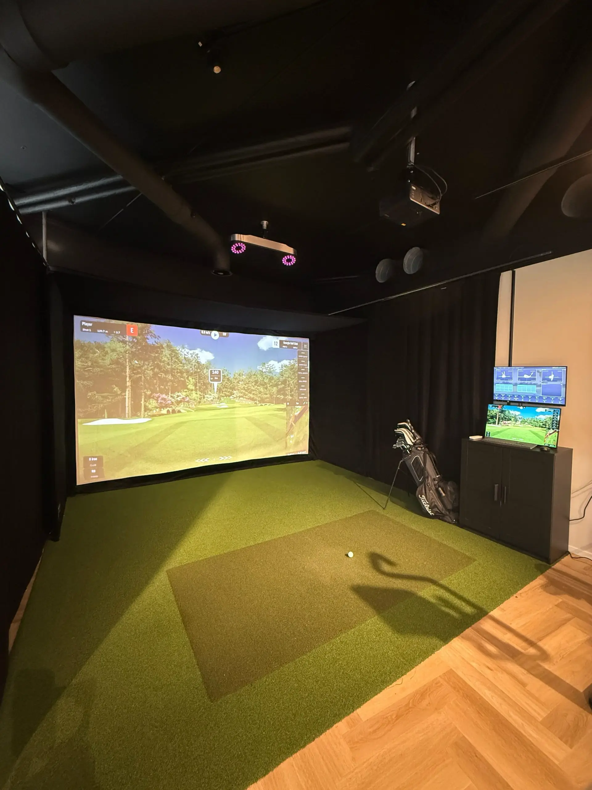 indoor-golf-simulator-protee-vx-swing-analyse-fysiotherapie-alexander-rotterdam