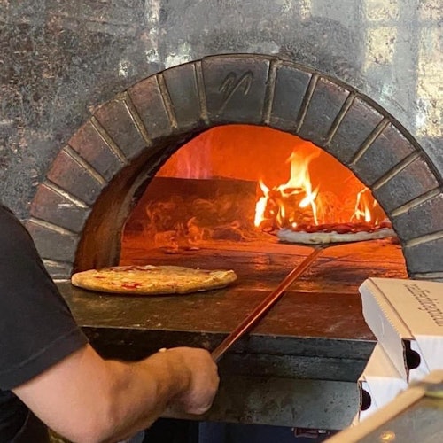 Разходка из пицарии в централната част на града