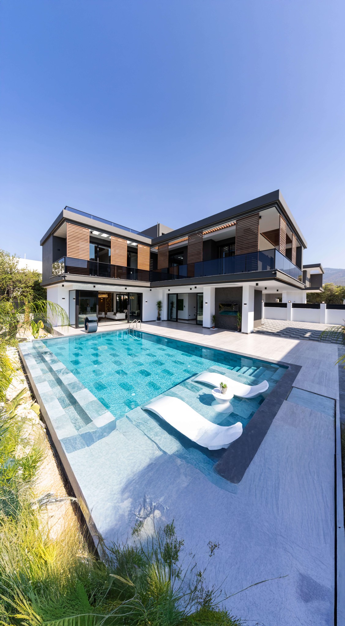 MonteCarloVillas