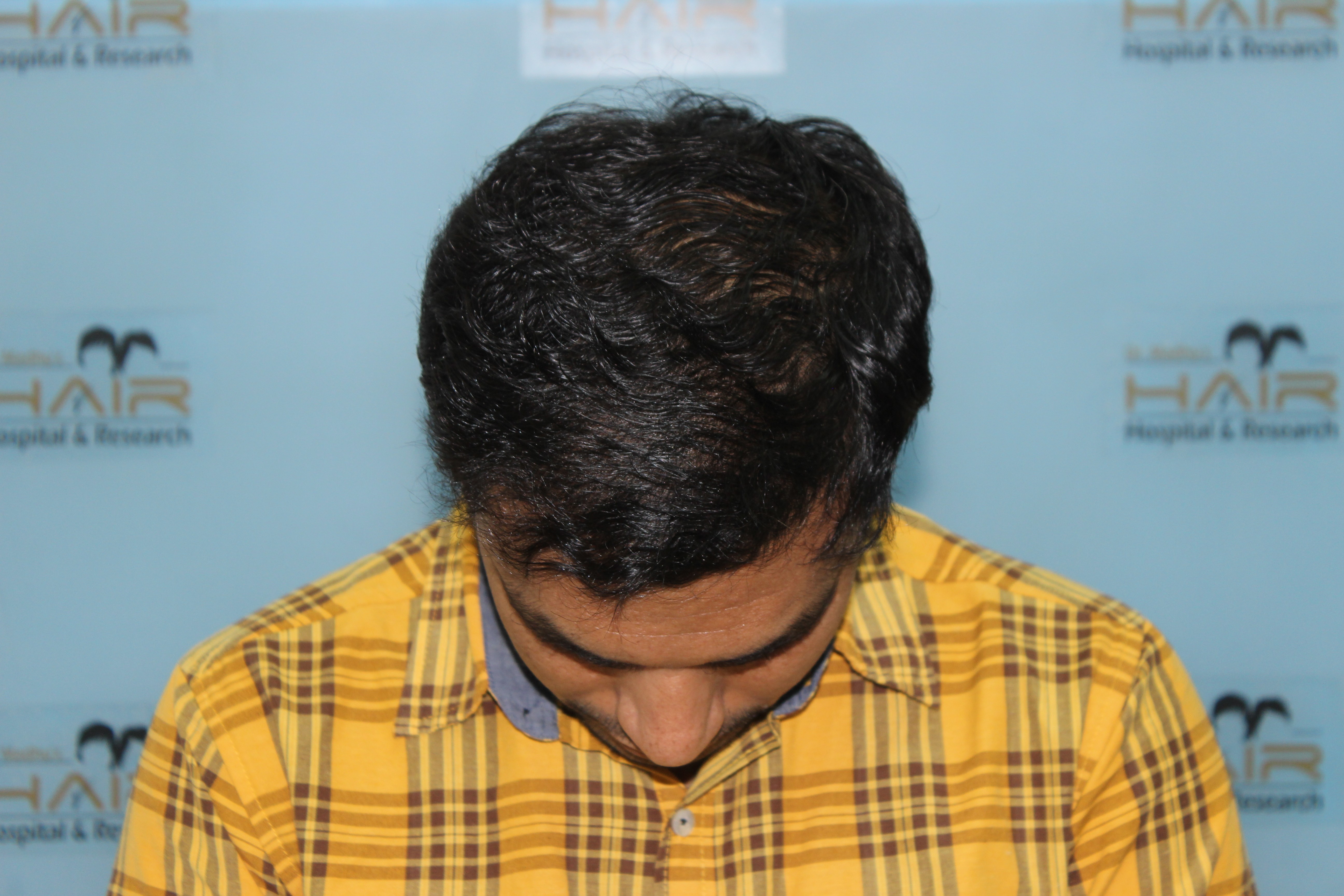 selective focus photography of jolly woman using peace hand gesture