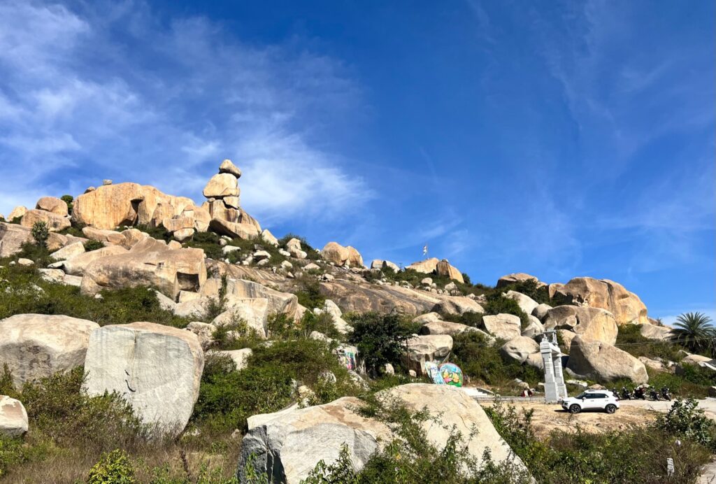 An entrance to the betta from the village below.