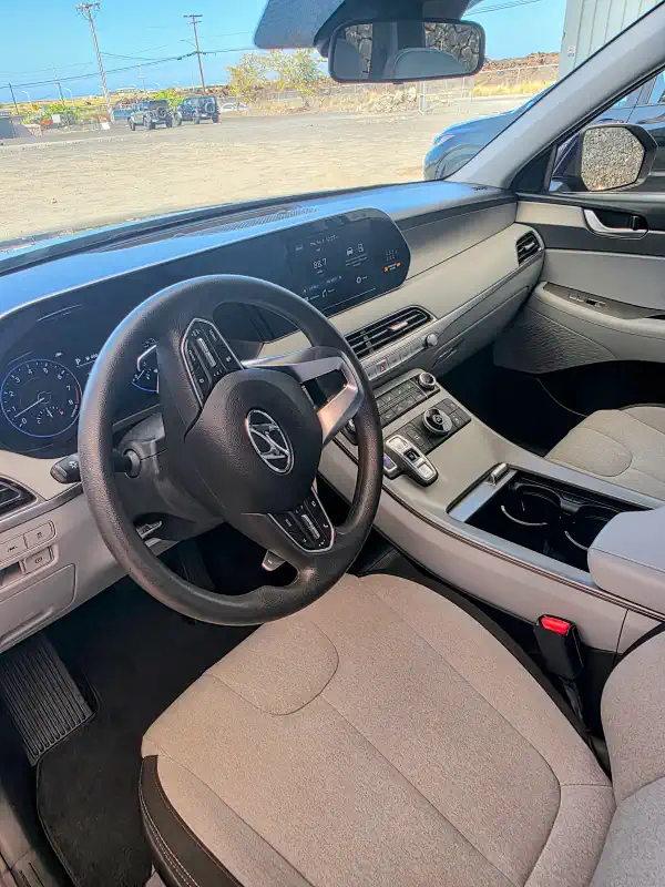 Plum 8 Seater Hyundai Palisade for rent in Kona Big Island Hawaii