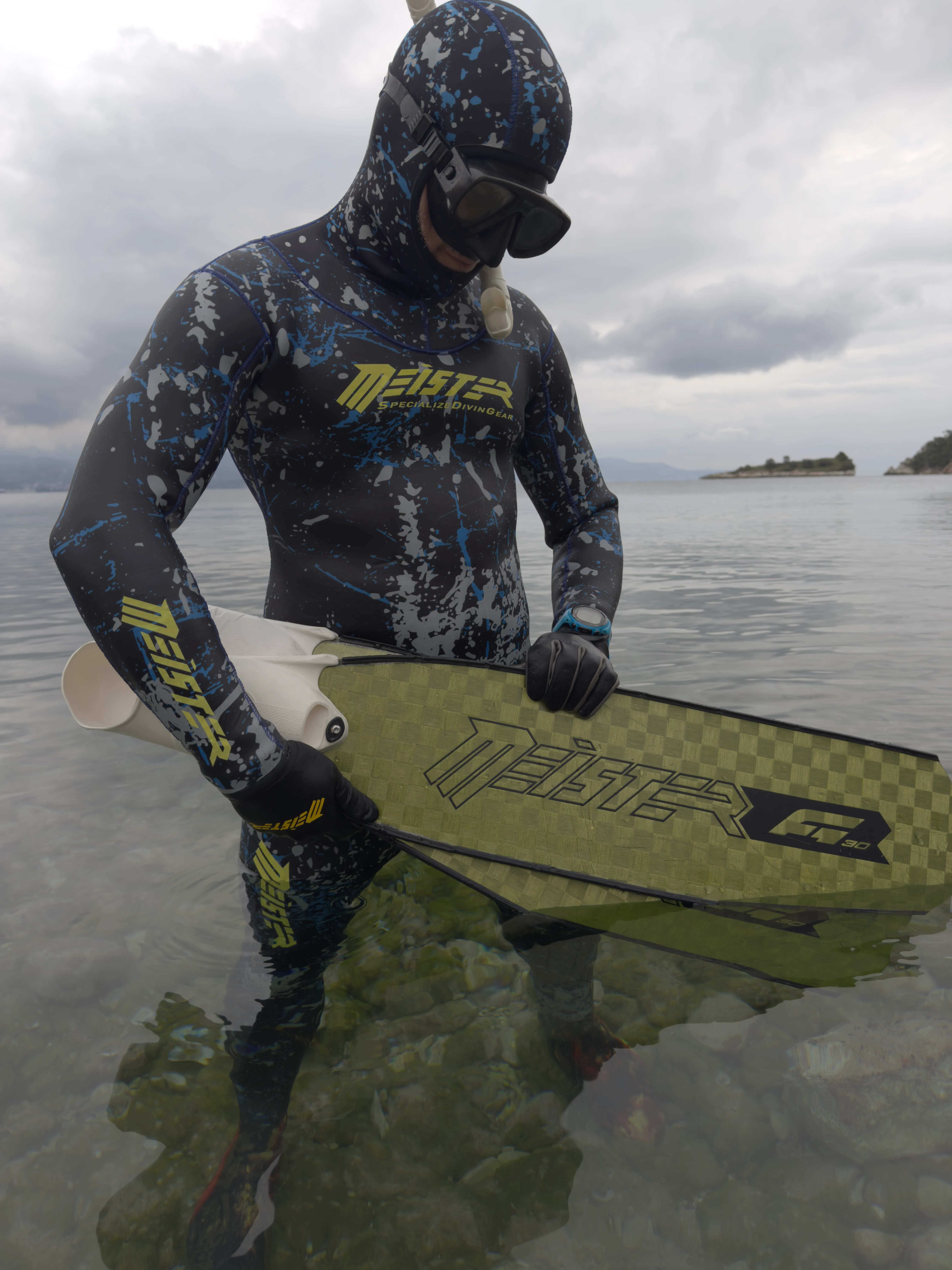 freediver meister posing with meister freediving fins photo 1
