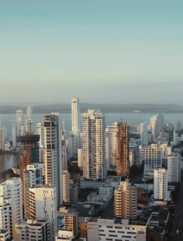 Nadine Lustre Winks, Finger Heart Gesture