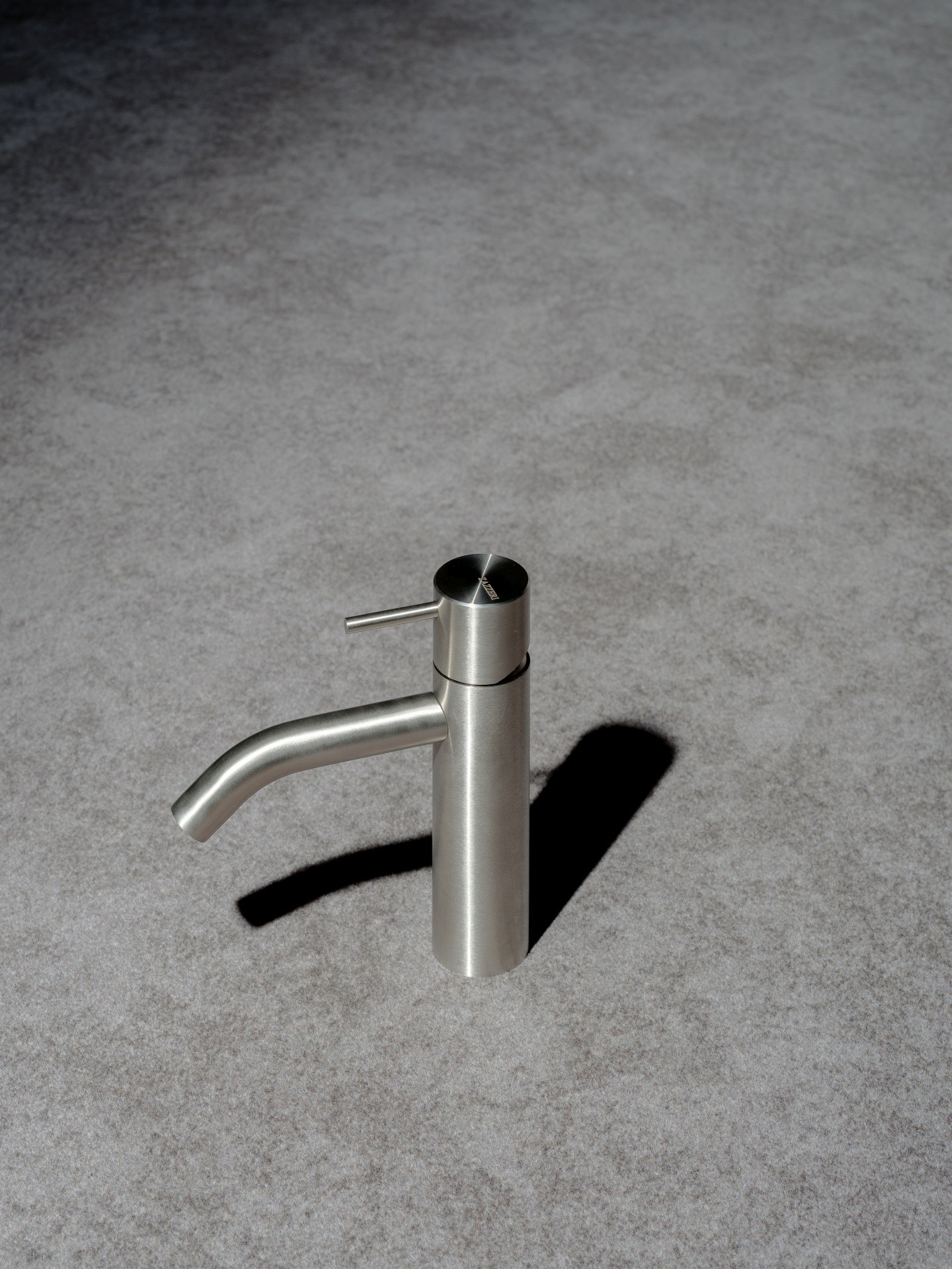 Foto dettagli showroom arredobagno