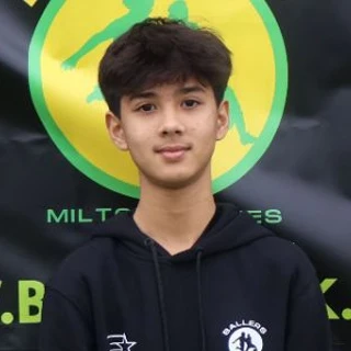 a man with a beard wearing a t - shirt that says mullehauss